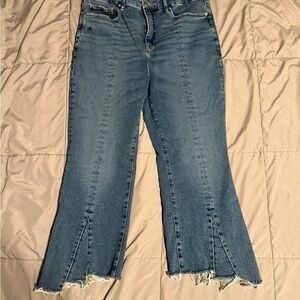 Good American Cropped Blue Jeans with Frayed Hem